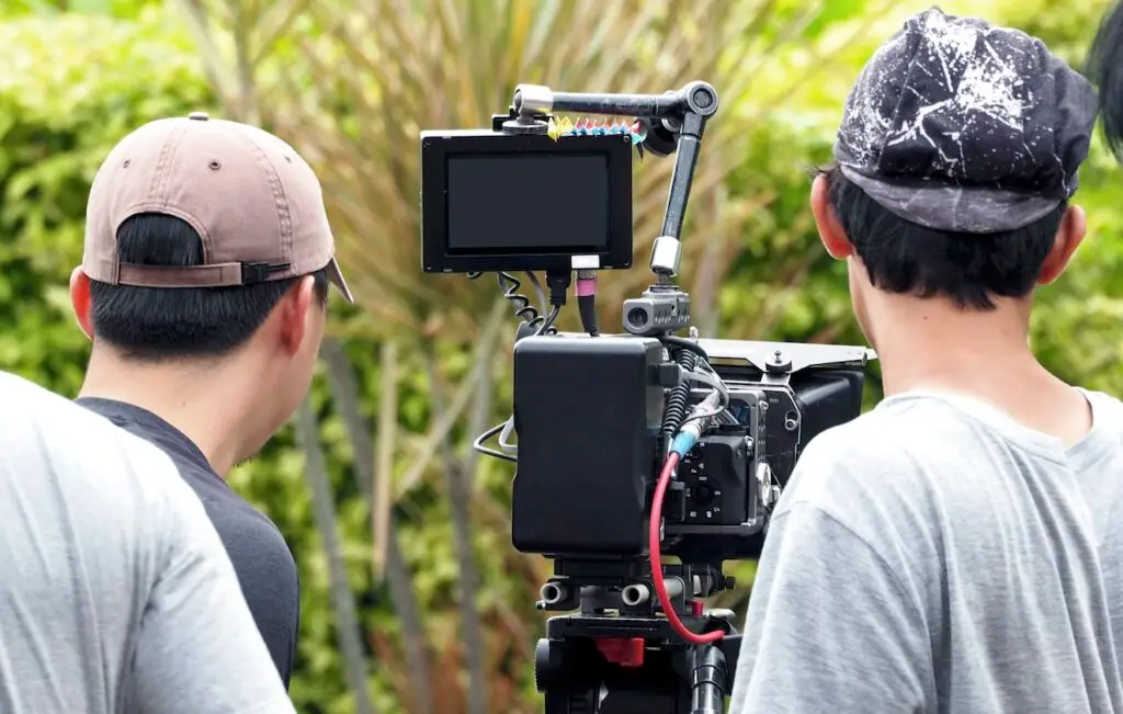 Green Screen vs. On-Location Shoots: Pros, Cons, and Best Uses for Video Production